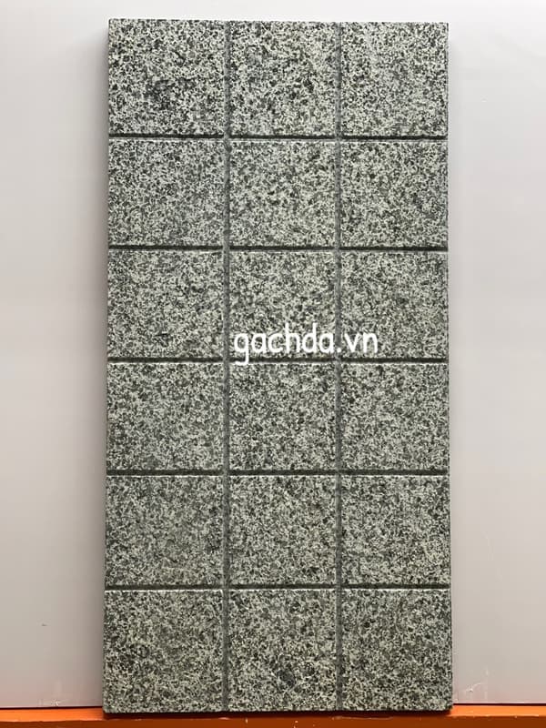 Đá lát sân xám đen khò 30x60x1.8cm xẻ 18 ô